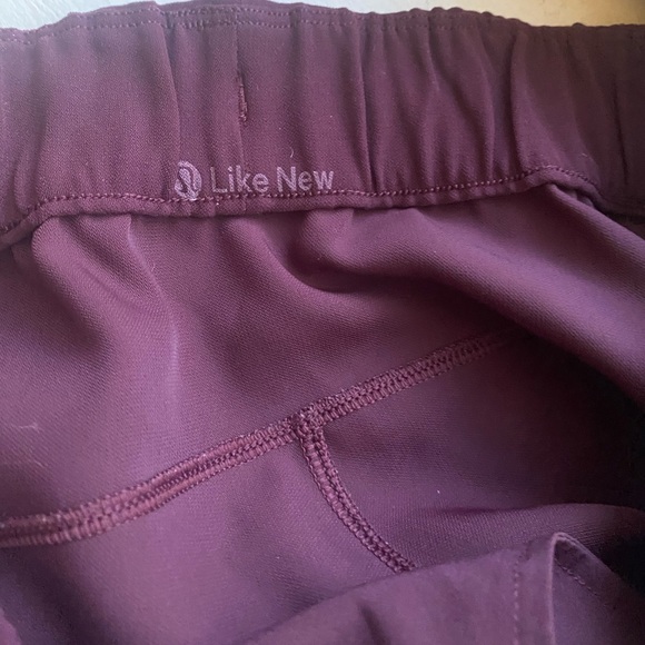 Lululemon On the Right Track Pants Size 4 - Picture 4 of 4